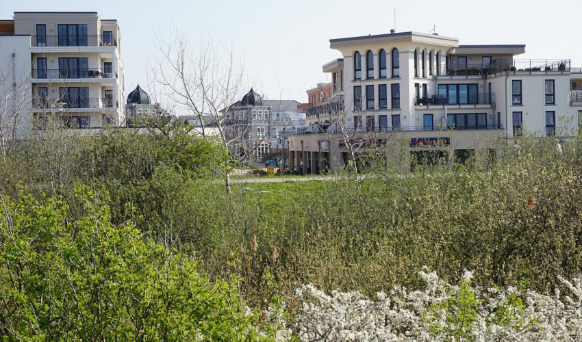 moderne Bebauung im Ostseebad