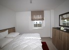 Schlafzimmer mit Doppelbett