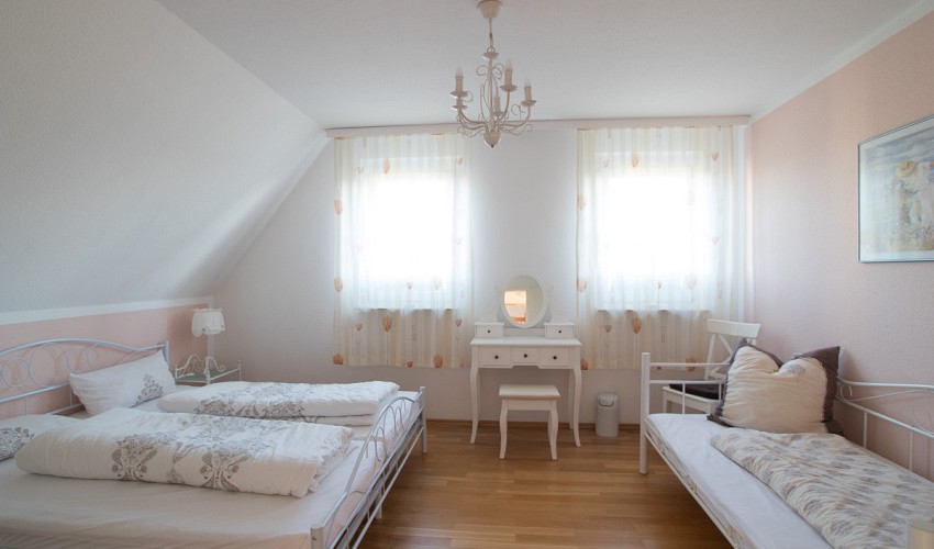 2. Schlafzimmer im DG