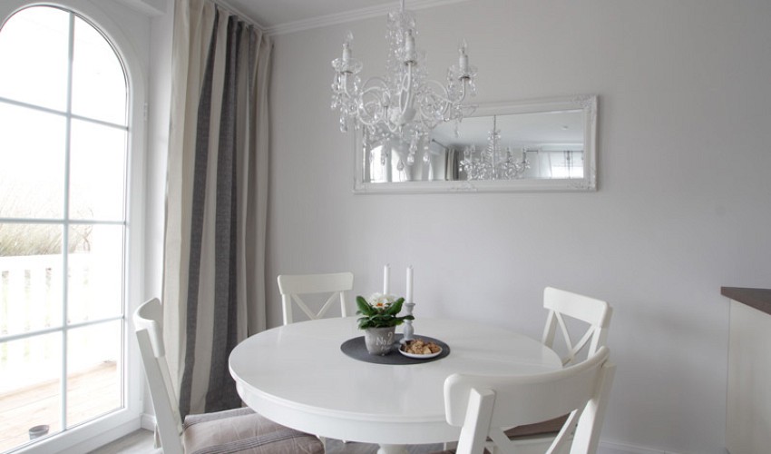 Esstisch und Terrassentür