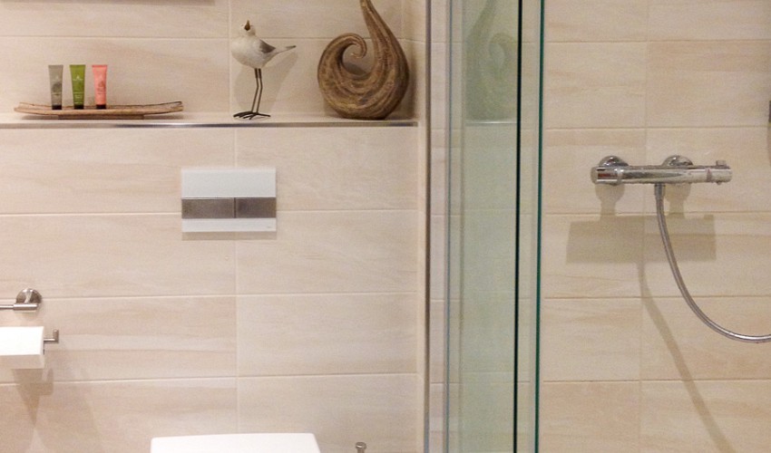 Dusche und WC