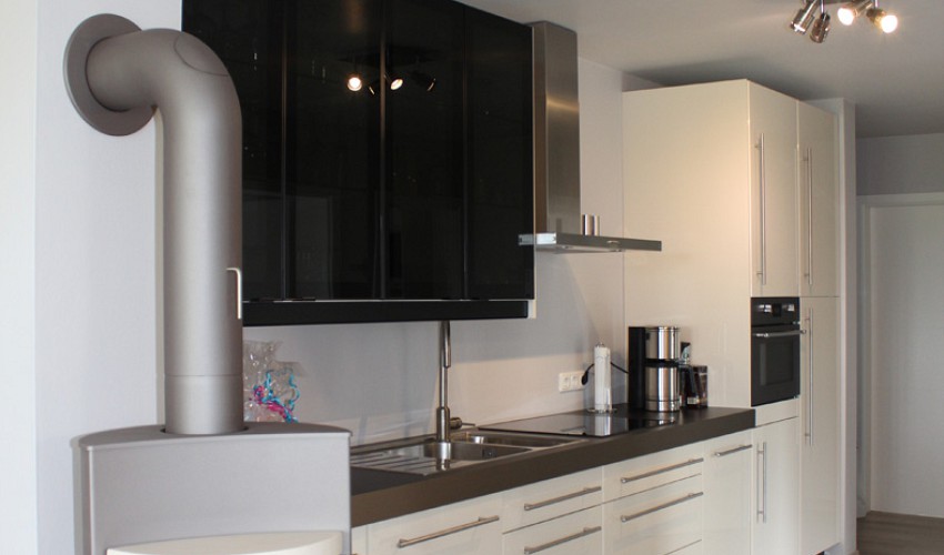 voll ausgestattete Küchenzeile