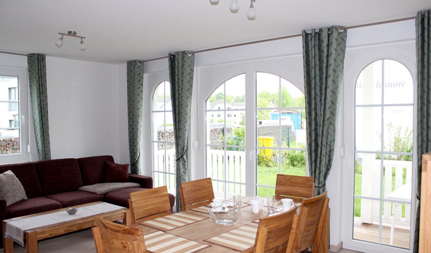 wunderschöne, helle Erdgeschosswohnung mit Terrasse