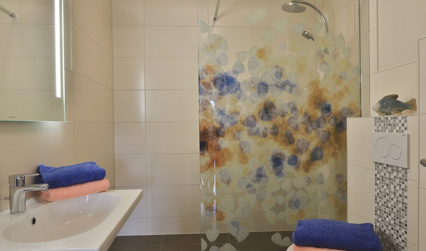 Bad mit Münzwaschmaschine