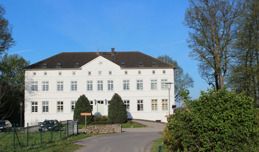 das Herrenhaus Blengow in direkter Nachbarschaft