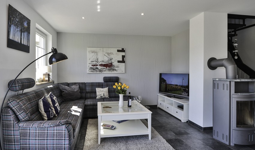 gemütliche Sitzgruppe mit TV