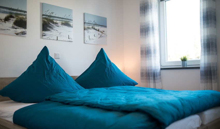 Schlafzimmer 1