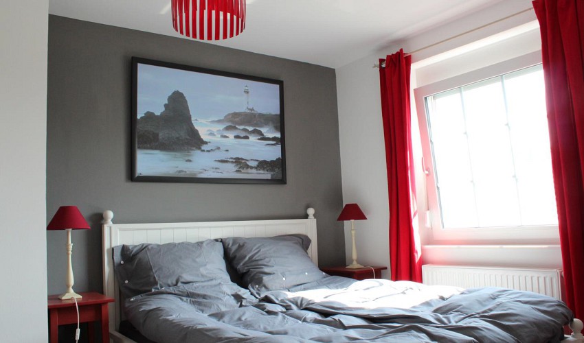 Schlafzimmer mit Doppelbett